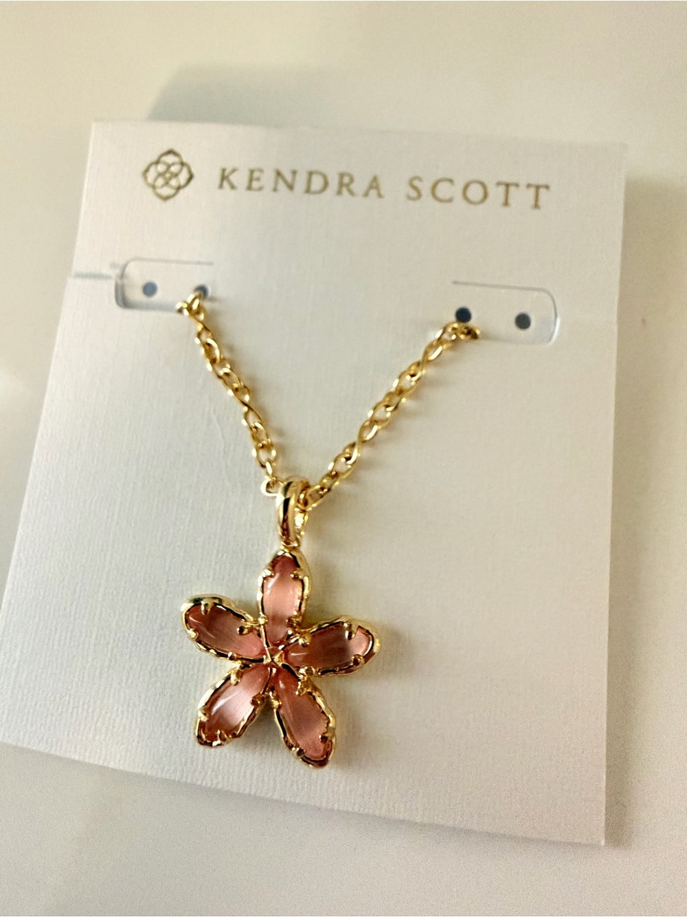 NWT Kendra Scott Kyla Flower Pendant in Pink Cats Eye Glass and Gold